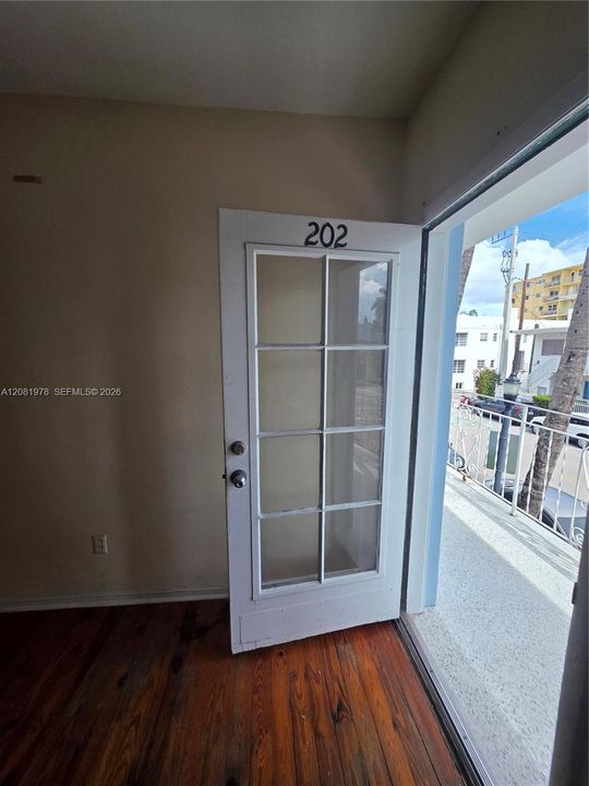 For Rent: $1,475 (0 beds, 1 baths, 400 Square Feet)