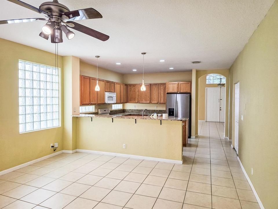 4 - family rm & kitchen