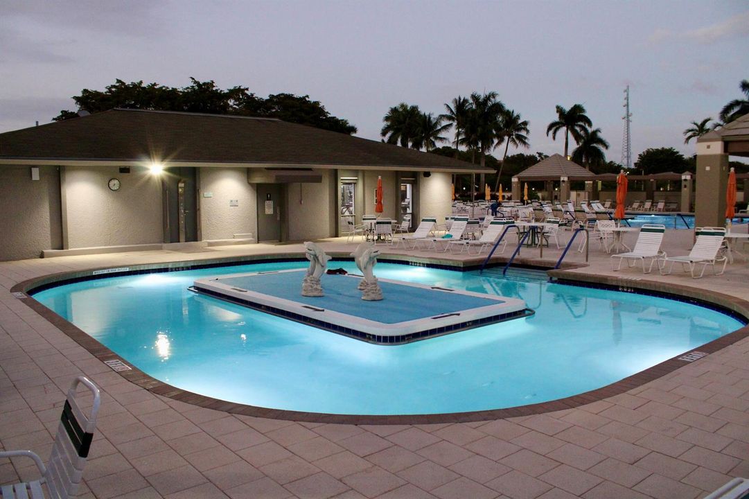 86 WYNMOOR MAIN POOL LAZY RIVER