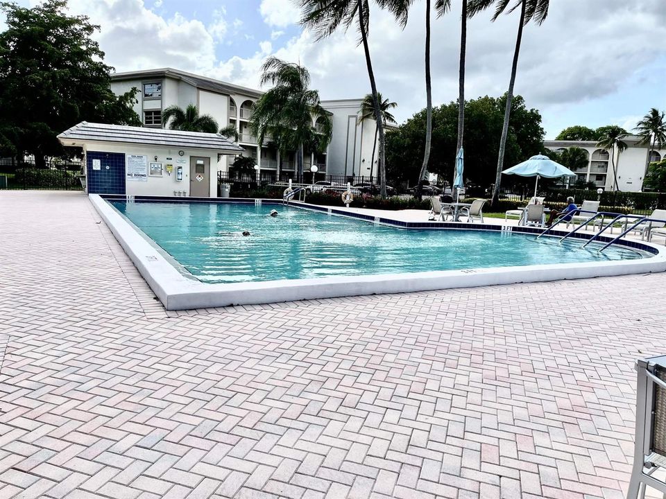 MARTINIQUE HEATED POOL