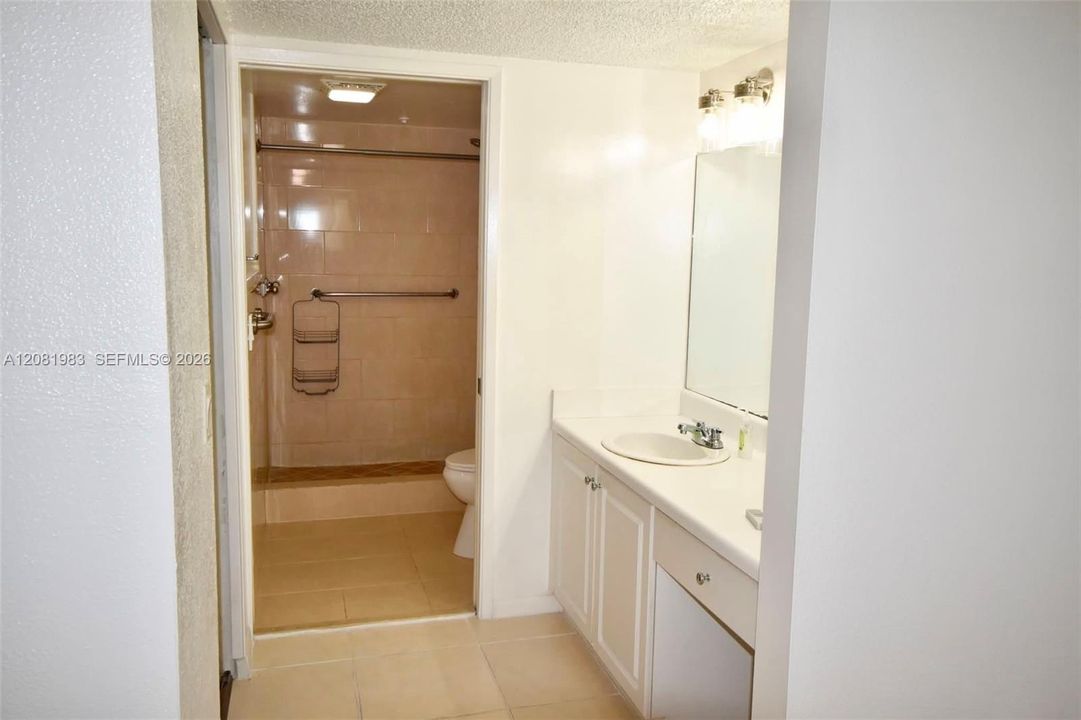 En Venta: $220,000 (2 camas, 1 baños, 1032 Pies cuadrados)