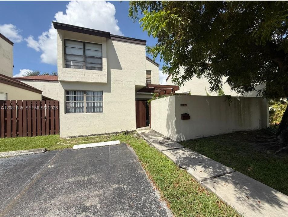 En Venta: $325,000 (2 camas, 1 baños, 1066 Pies cuadrados)