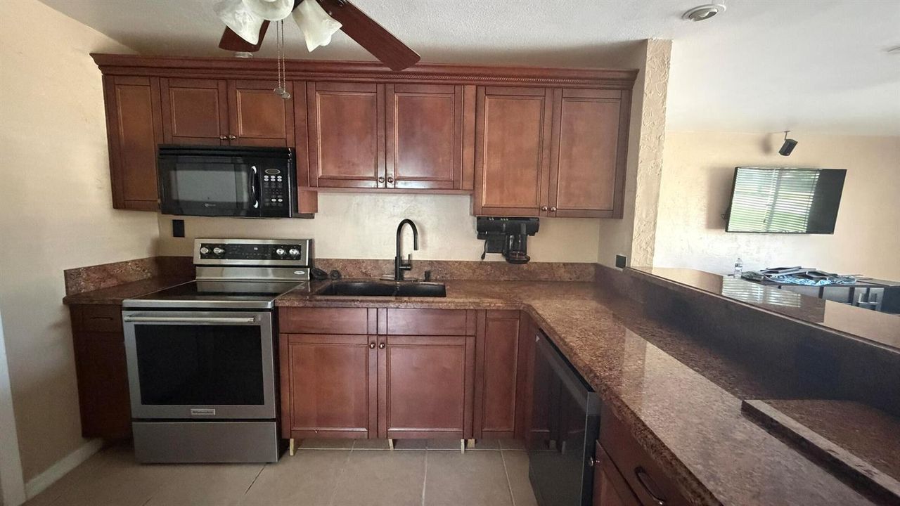 1531 NE 30th Kitchen 1 view