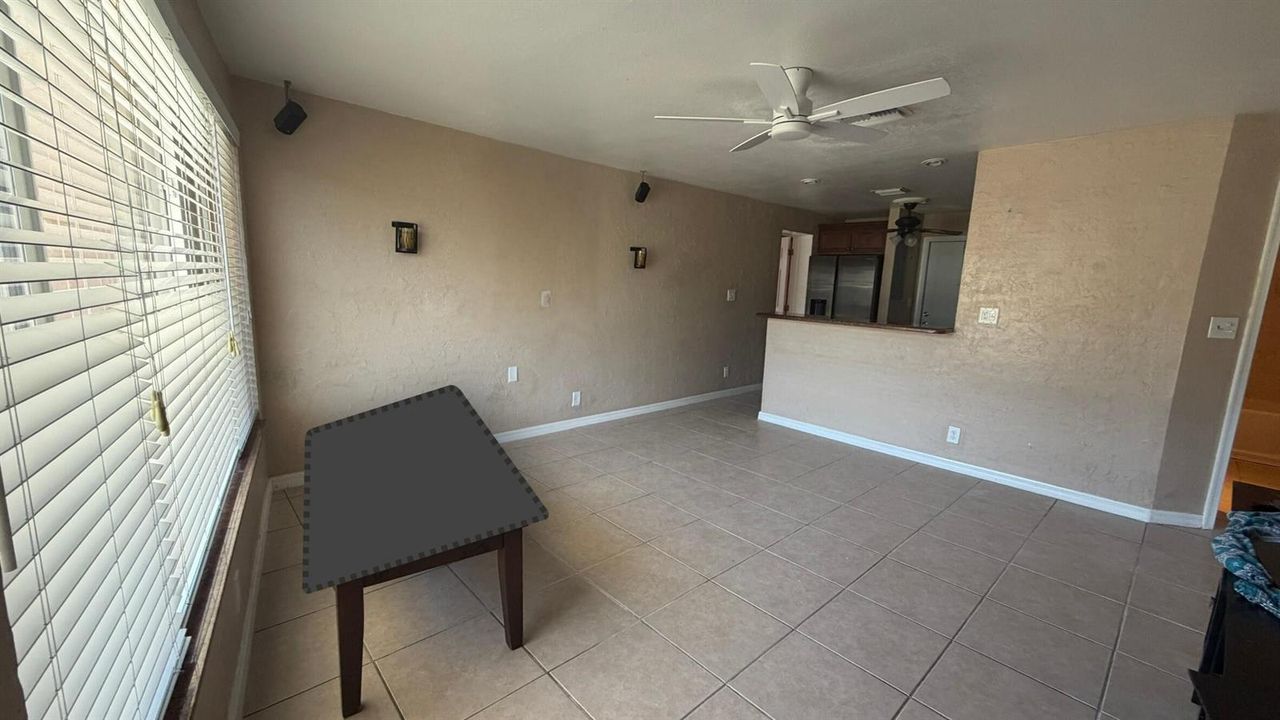1531 NE 30th LR Door view