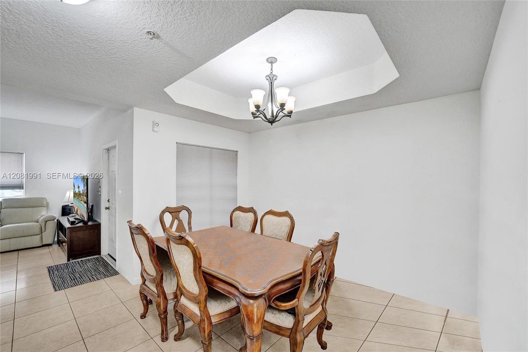 En Venta: $400,000 (2 camas, 2 baños, 1512 Pies cuadrados)