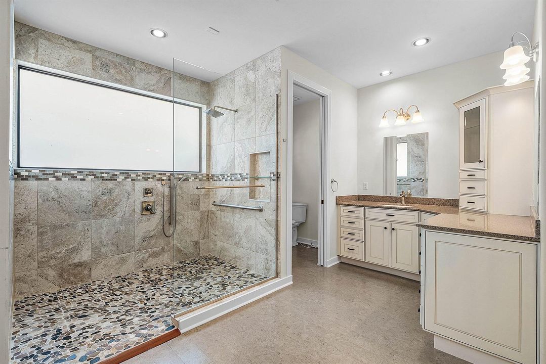 Primary bath