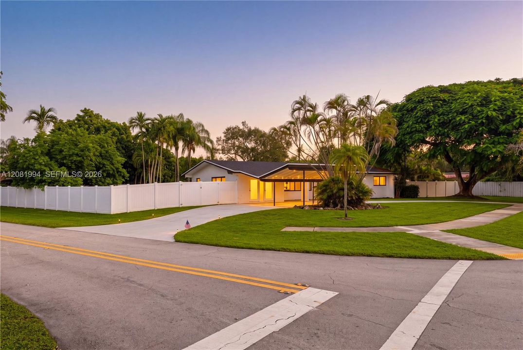 For Sale: $1,495,000 (5 beds, 3 baths, 2525 Square Feet)