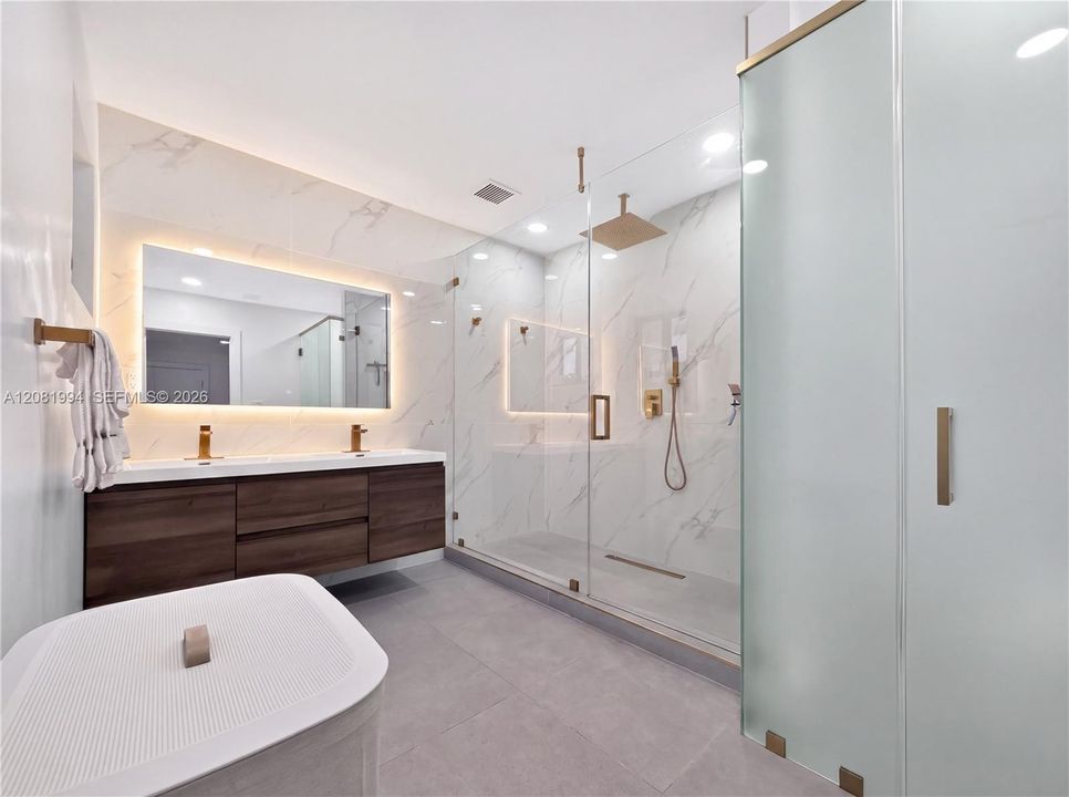 For Sale: $1,495,000 (5 beds, 3 baths, 2525 Square Feet)