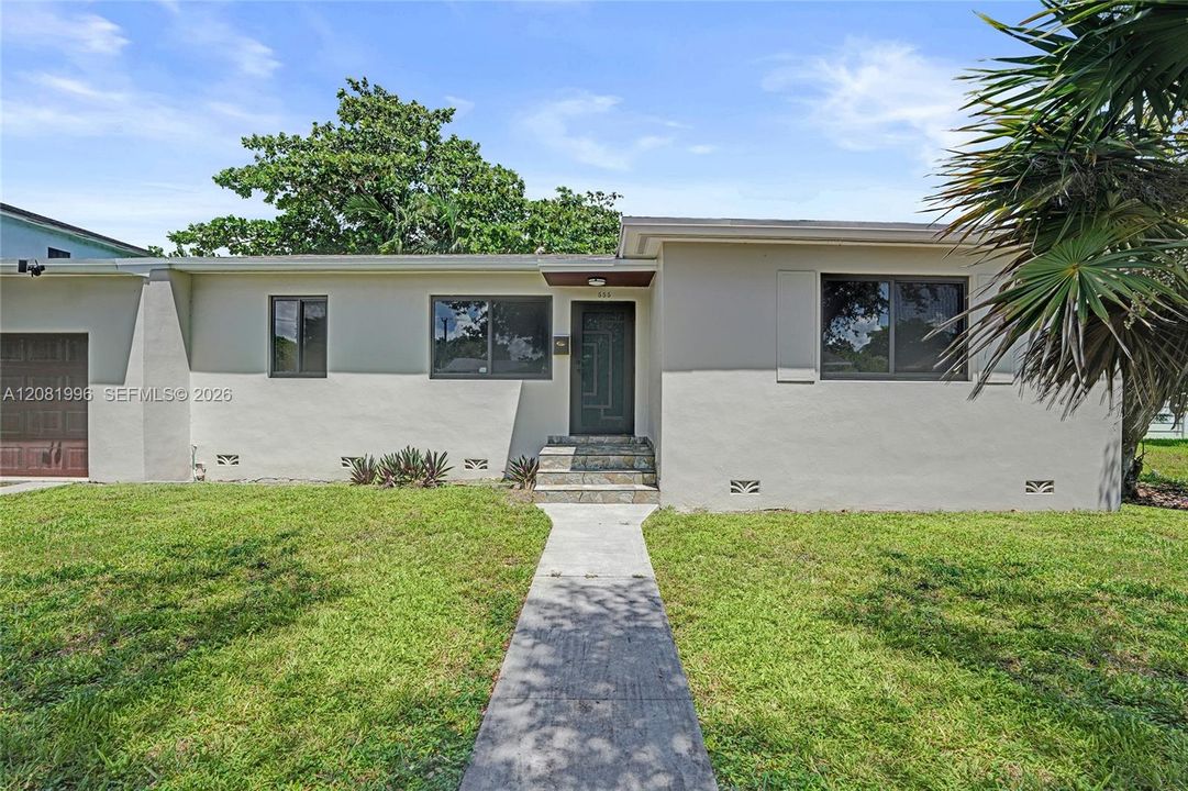 En Venta: $699,000 (4 camas, 2 baños, 1533 Pies cuadrados)