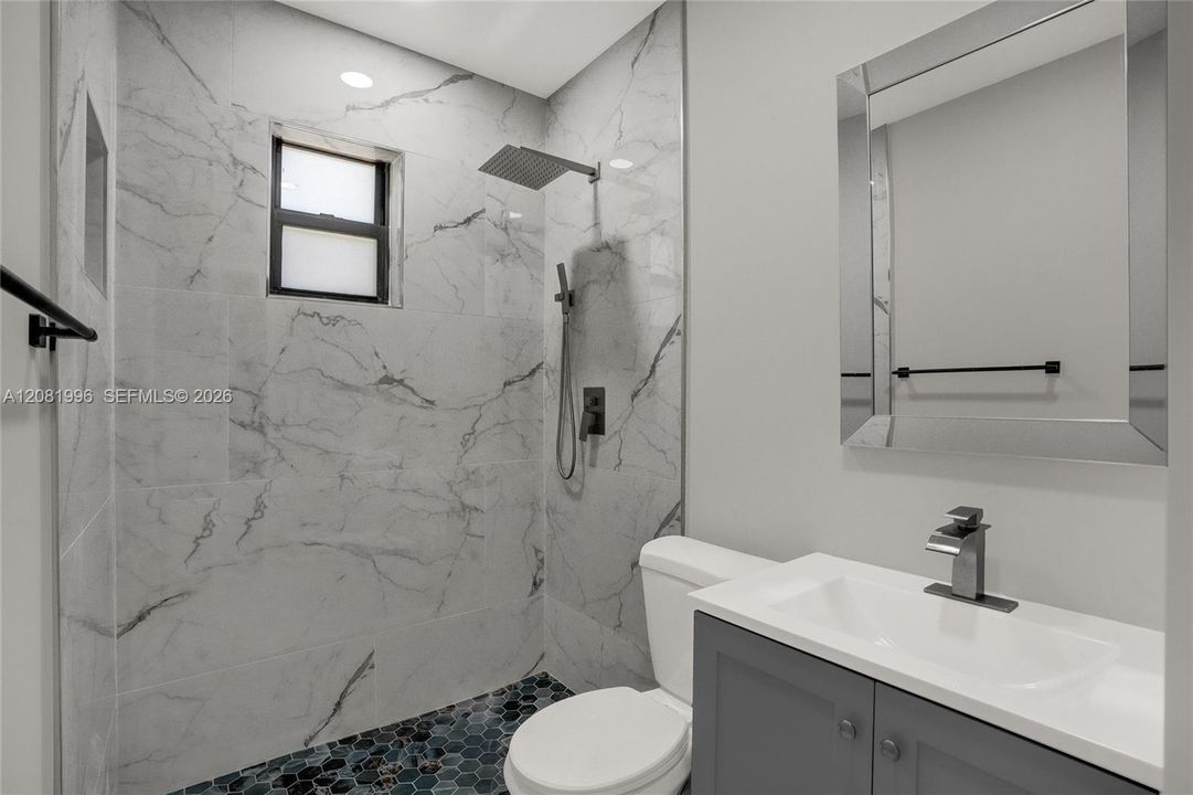 En Venta: $699,000 (4 camas, 2 baños, 1533 Pies cuadrados)