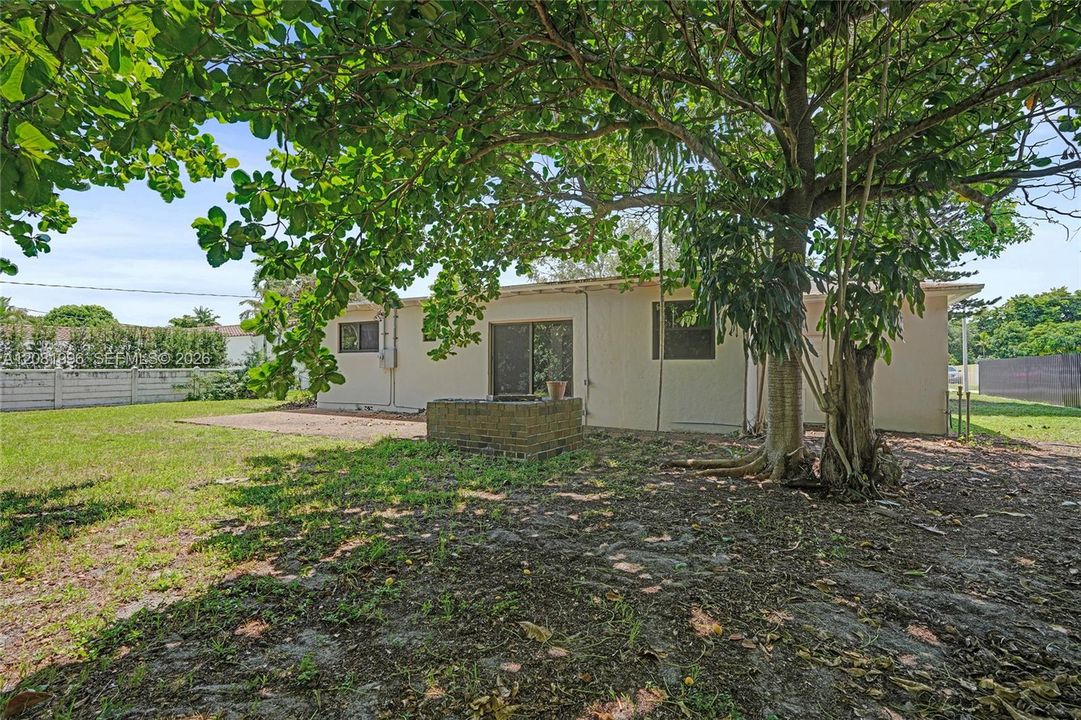 En Venta: $699,000 (4 camas, 2 baños, 1533 Pies cuadrados)
