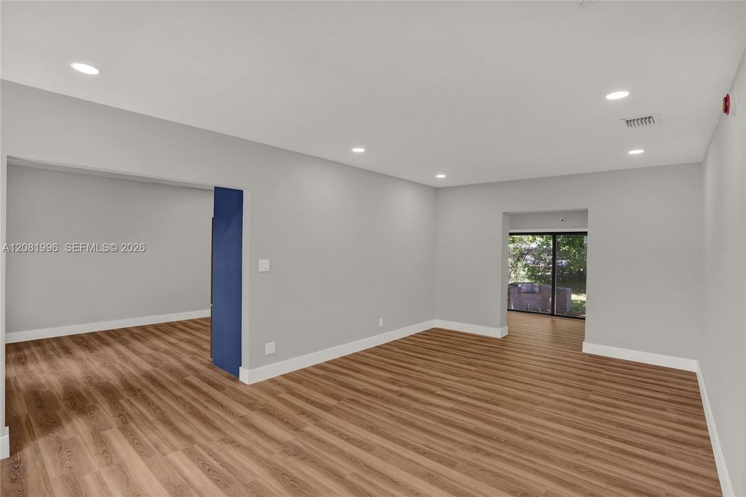 En Venta: $699,000 (4 camas, 2 baños, 1533 Pies cuadrados)