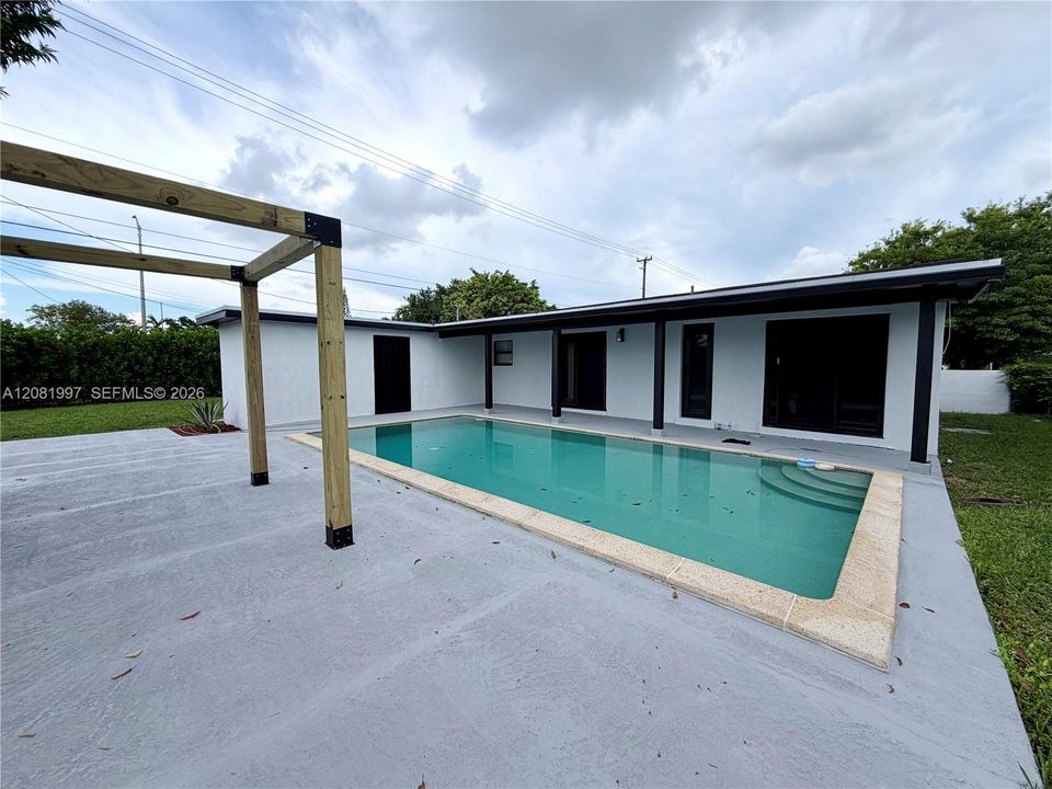 For Sale: $899,000 (3 beds, 2 baths, 1134 Square Feet)