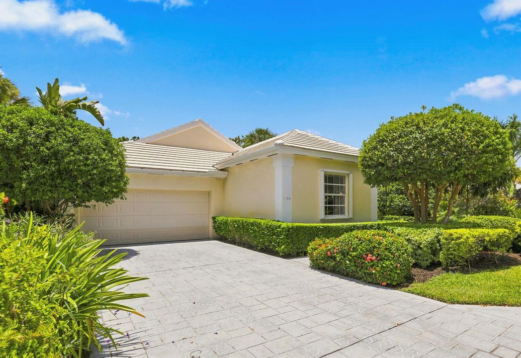 Front Exterior & Driveway