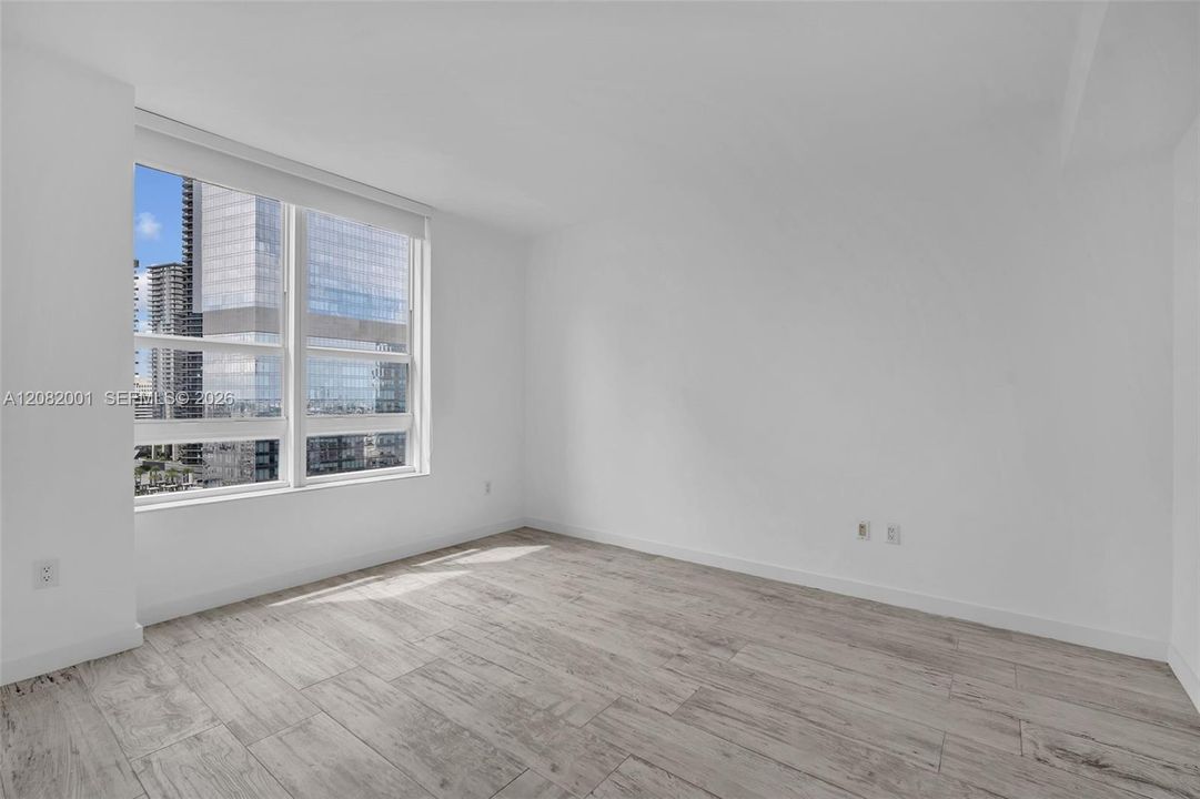 For Rent: $3,250 (1 beds, 1 baths, 702 Square Feet)
