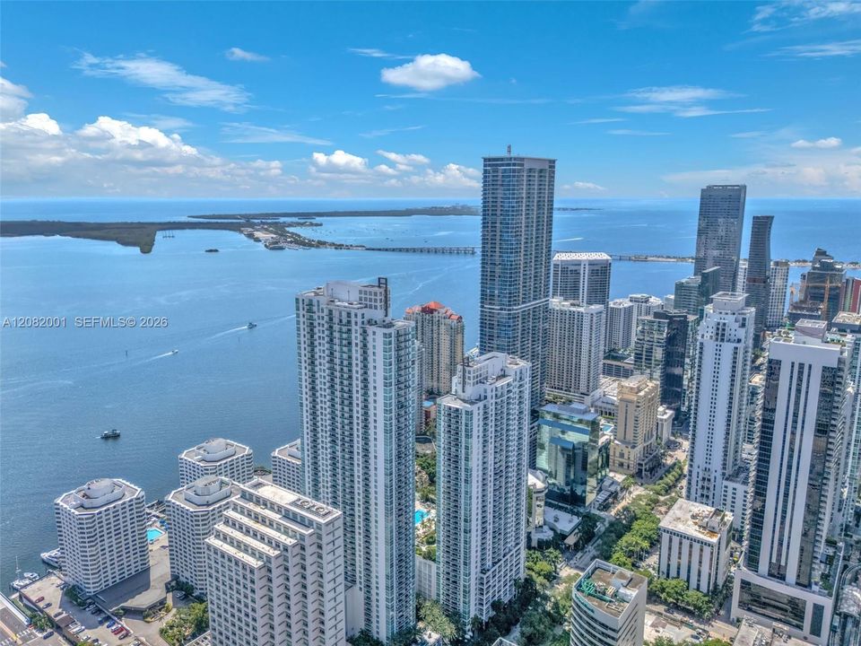 For Rent: $3,250 (1 beds, 1 baths, 702 Square Feet)
