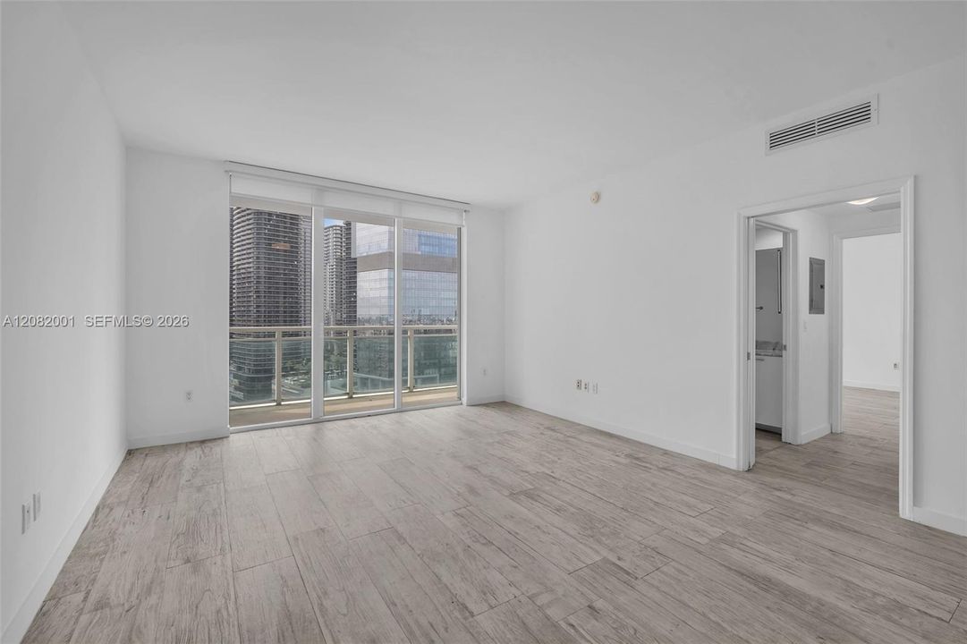 For Rent: $3,250 (1 beds, 1 baths, 702 Square Feet)