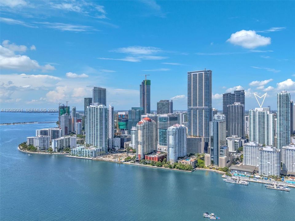 For Rent: $3,250 (1 beds, 1 baths, 702 Square Feet)