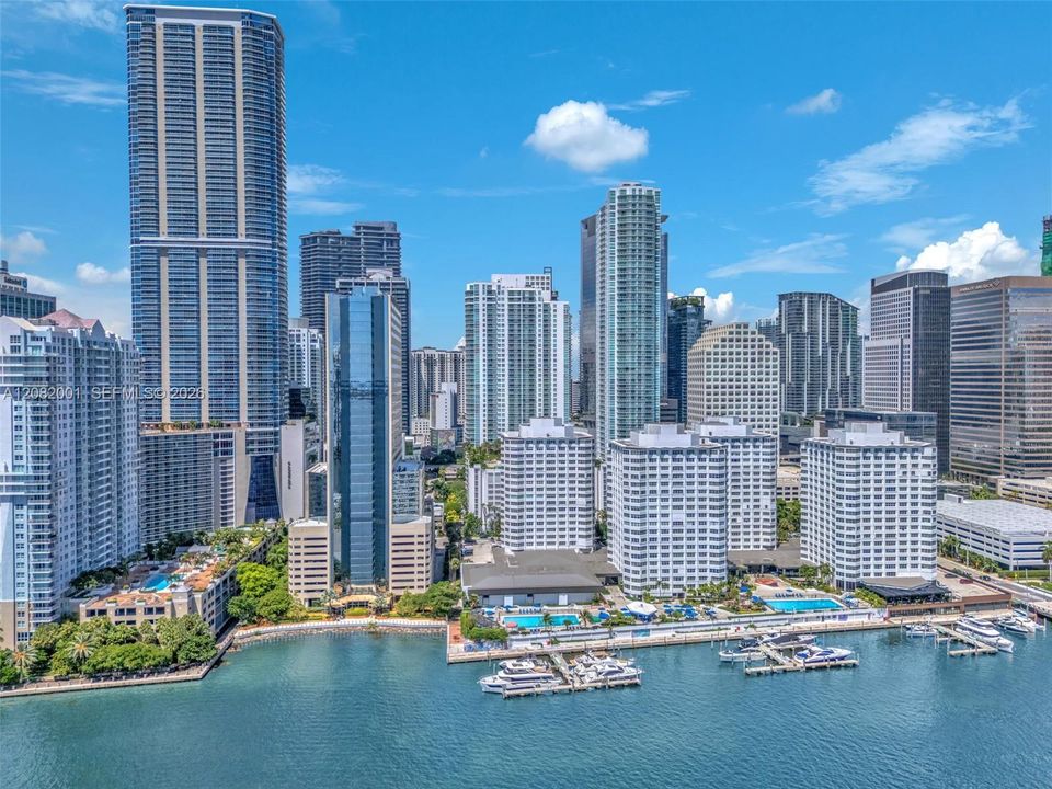 For Rent: $3,250 (1 beds, 1 baths, 702 Square Feet)