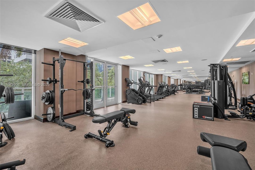 For Rent: $3,250 (1 beds, 1 baths, 702 Square Feet)