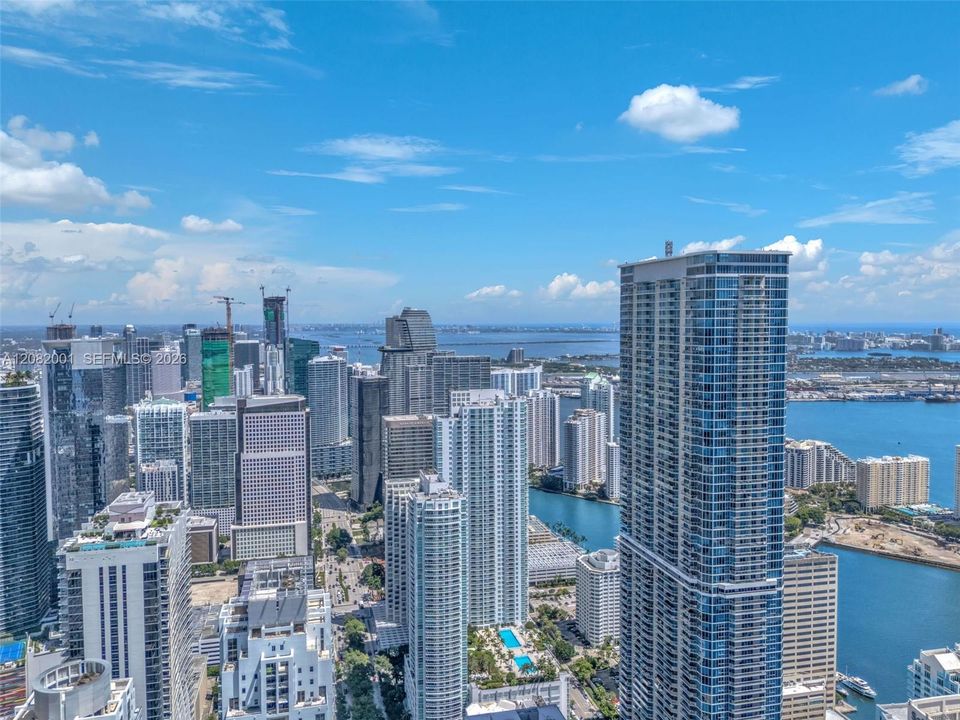 For Rent: $3,250 (1 beds, 1 baths, 702 Square Feet)
