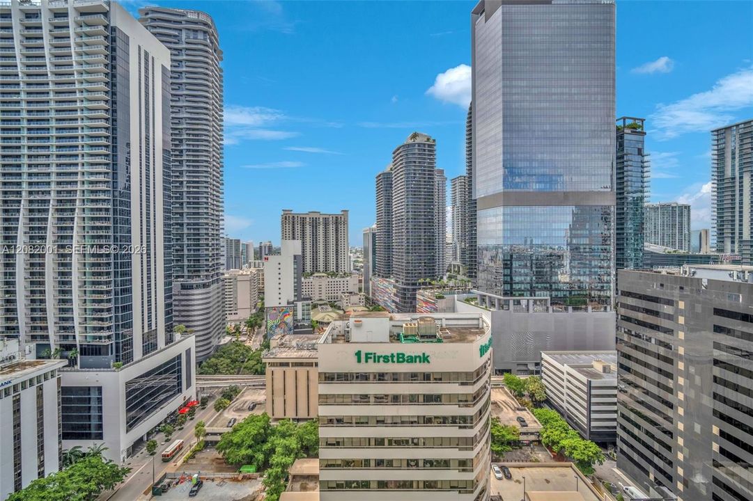 For Rent: $3,250 (1 beds, 1 baths, 702 Square Feet)