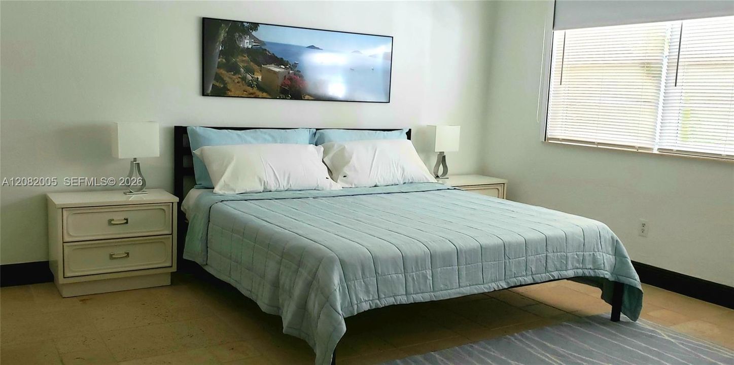 En Venta: $449,000 (1 camas, 1 baños, 700 Pies cuadrados)