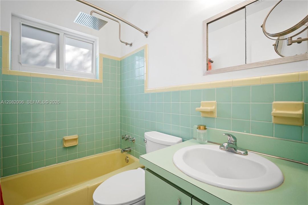 На продажу: $959,000 (5 спален, 2 ванн, 0 Квадратных фут)