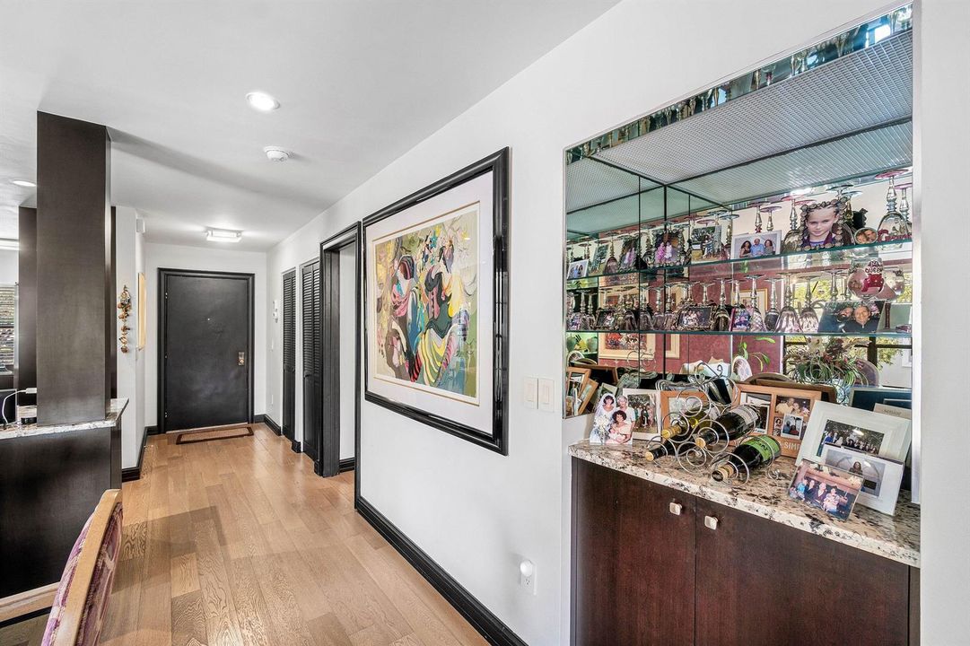 foyer/bar