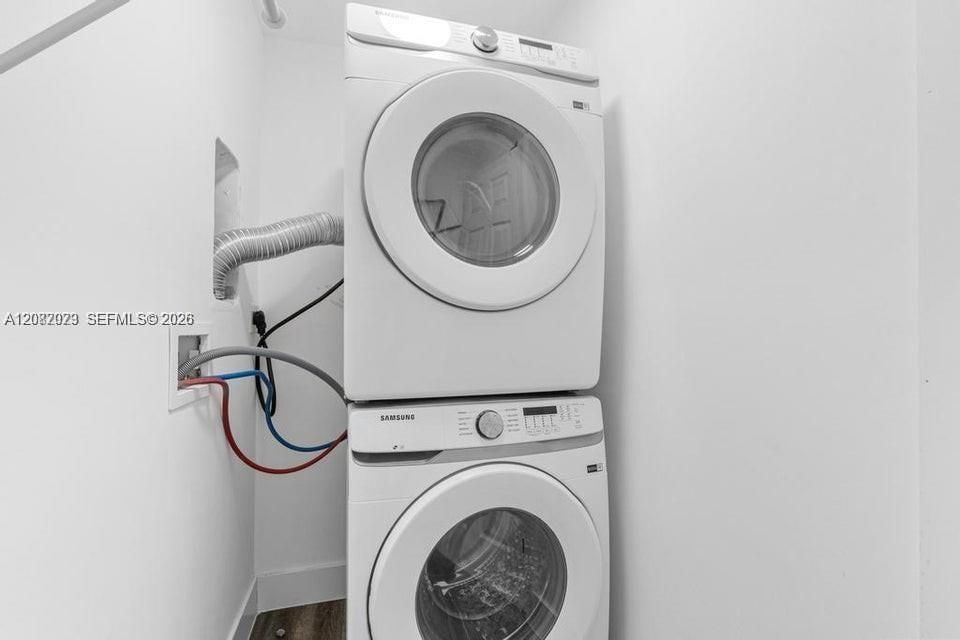 На продажу: $950,000 (3 спален, 2 ванн, 1654 Квадратных фут)
