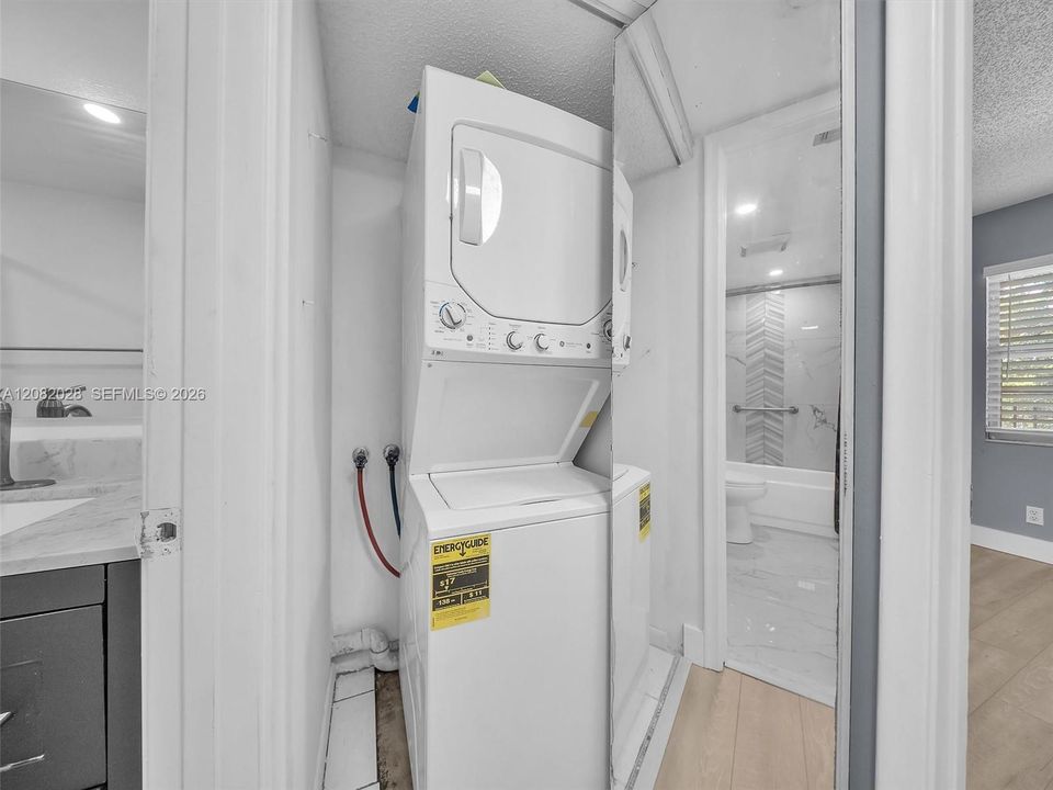 En Venta: $175,000 (2 camas, 2 baños, 1100 Pies cuadrados)