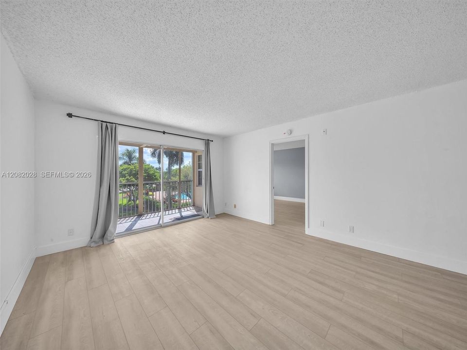 En Venta: $175,000 (2 camas, 2 baños, 1100 Pies cuadrados)