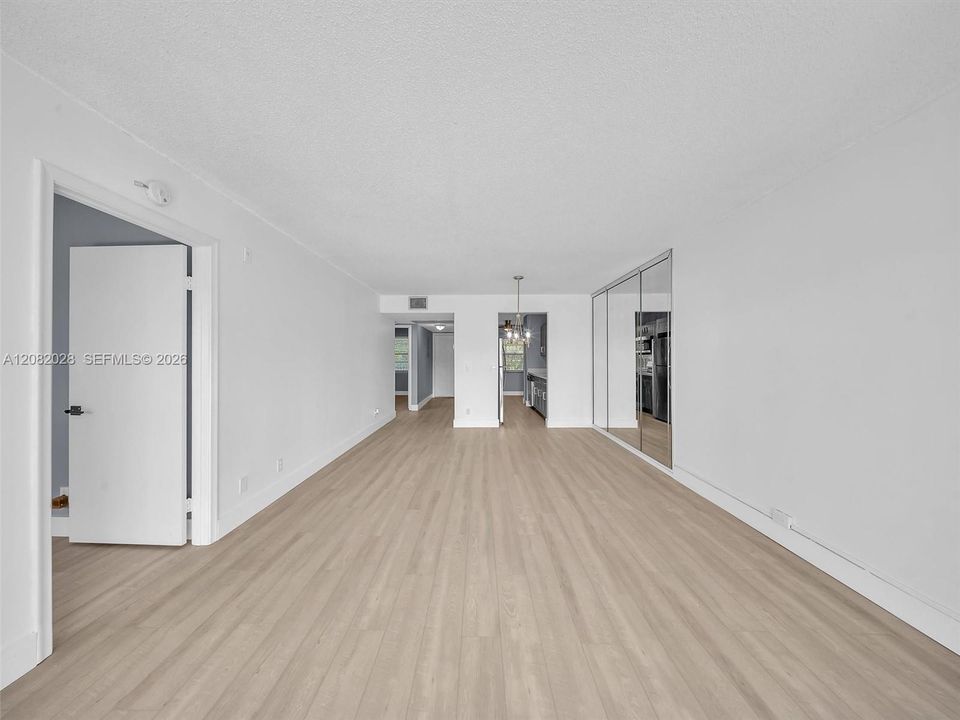 En Venta: $175,000 (2 camas, 2 baños, 1100 Pies cuadrados)