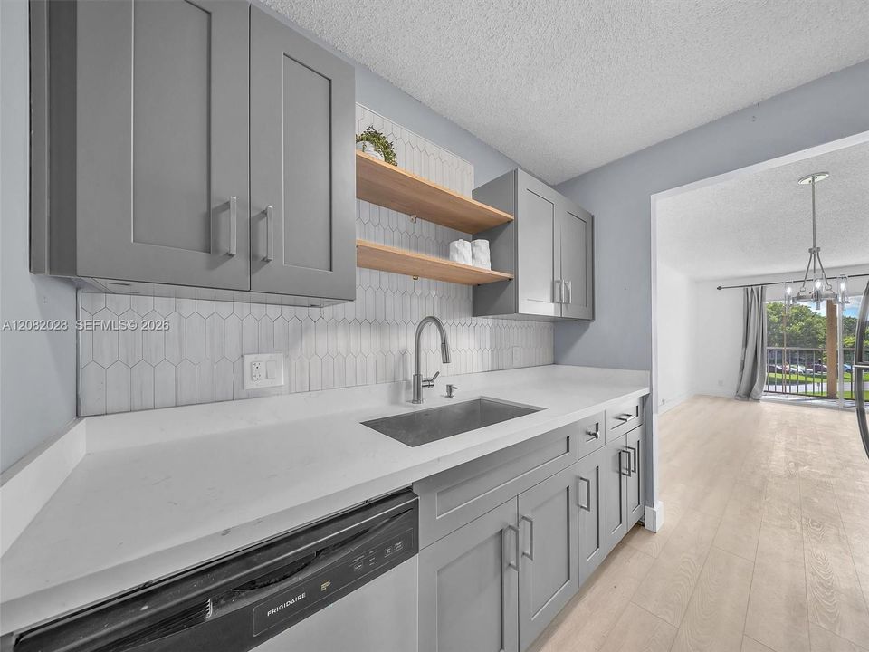 En Venta: $175,000 (2 camas, 2 baños, 1100 Pies cuadrados)