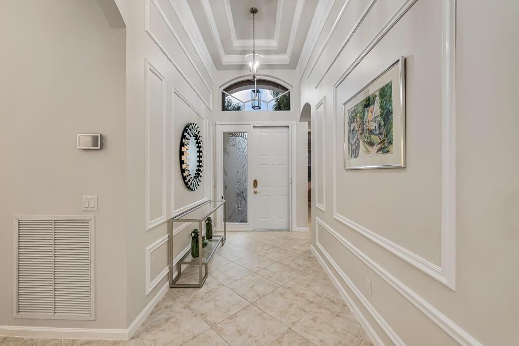 high ceilings, high end moldings