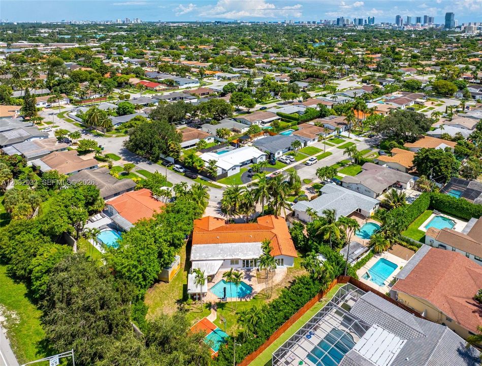 На продажу: $1,698,500 (3 спален, 2 ванн, 2642 Квадратных фут)