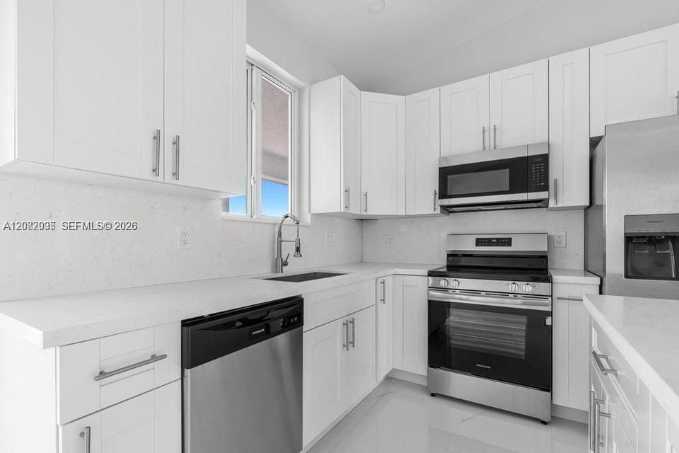 На продажу: $975,000 (3 спален, 2 ванн, 1458 Квадратных фут)