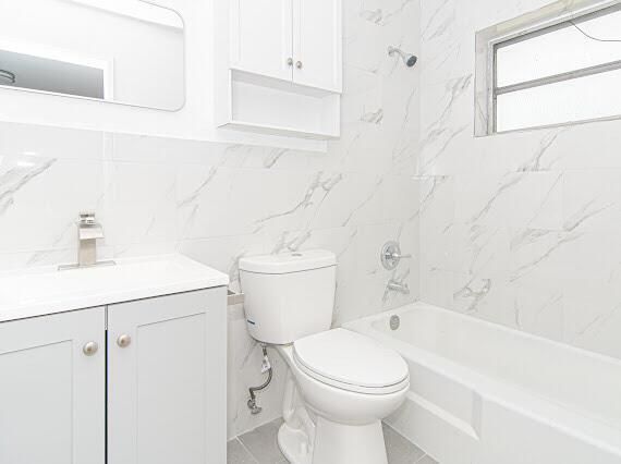 1601 llc bathroom