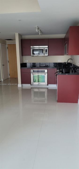 For Sale: $560,000 (2 beds, 2 baths, 1186 Square Feet)