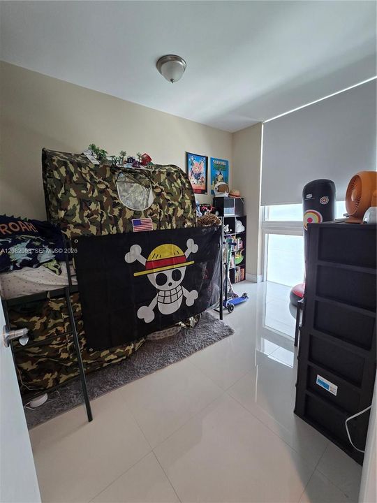 For Sale: $560,000 (2 beds, 2 baths, 1186 Square Feet)