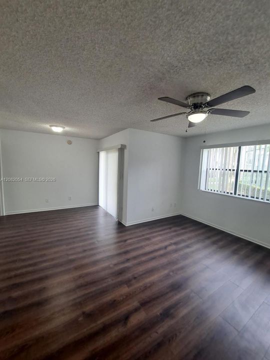 В аренду: $1,800 (1 спален, 1 ванн, 841 Квадратных фут)