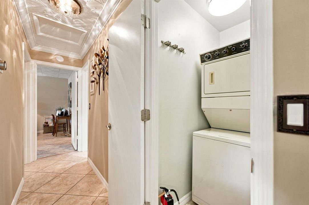 27-web-or-mls-10146-s-44th-terrace