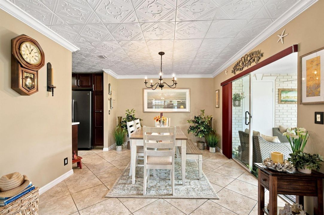 10146 S 44th Terrace Dining Room
