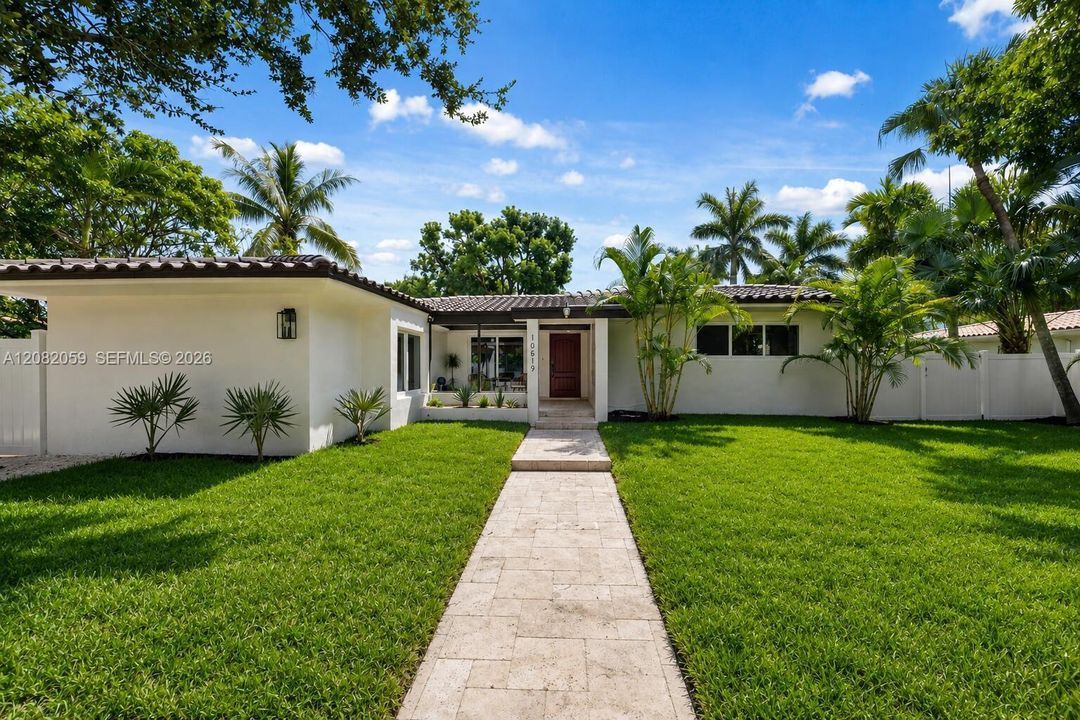 For Sale: $2,295,000 (4 beds, 3 baths, 2557 Square Feet)