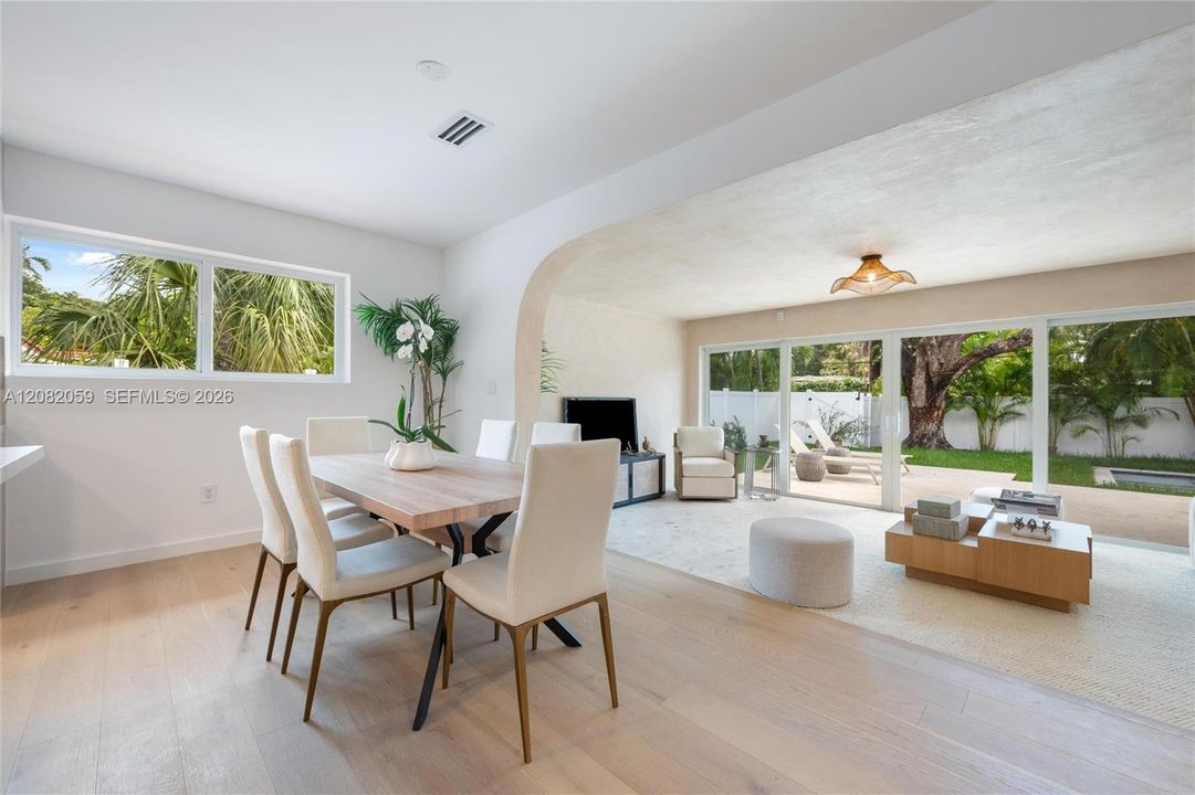 For Sale: $2,295,000 (4 beds, 3 baths, 2557 Square Feet)