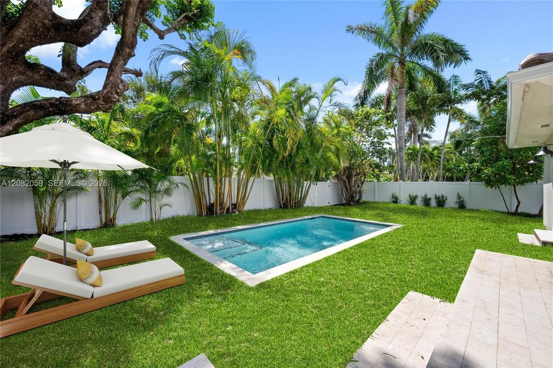 For Sale: $2,295,000 (4 beds, 3 baths, 2557 Square Feet)