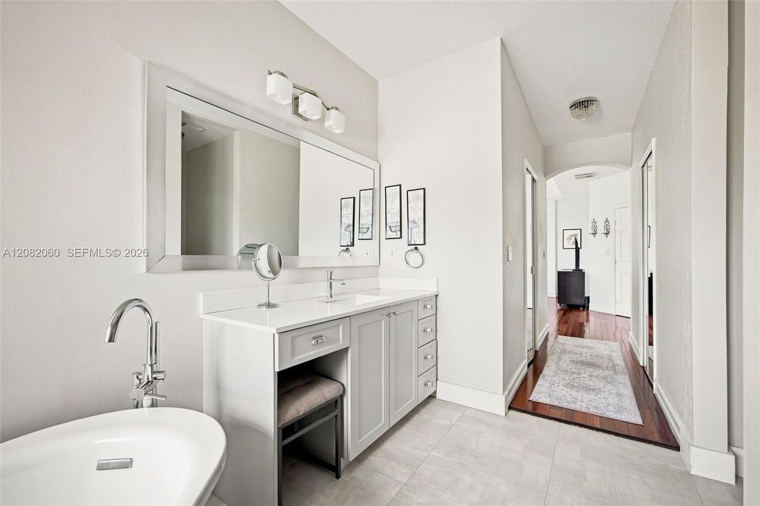For Sale: $895,000 (3 beds, 3 baths, 2911 Square Feet)