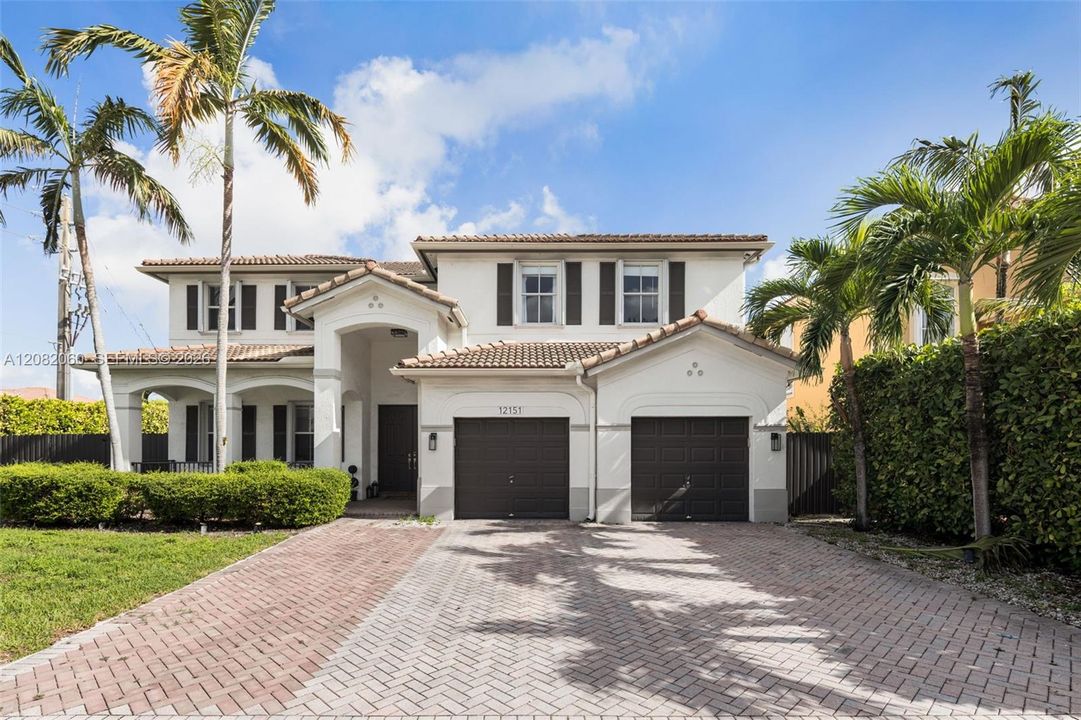 For Sale: $895,000 (3 beds, 3 baths, 2911 Square Feet)