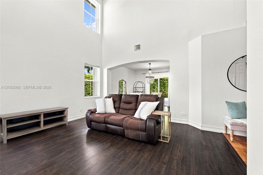 For Sale: $895,000 (3 beds, 3 baths, 2911 Square Feet)