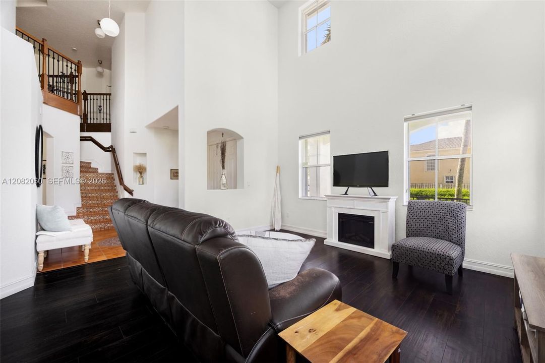 For Sale: $895,000 (3 beds, 3 baths, 2911 Square Feet)